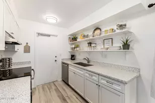 17639 N 99th Dr, Sun City, AZ 85373 - Photo 9