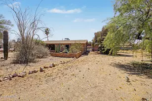 6526 E Holly Dr, Mesa, AZ 85215 - Photo 9
