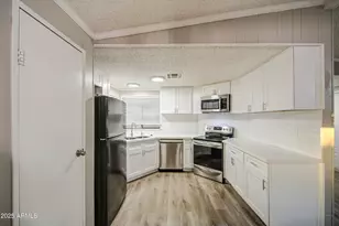 8601 N 103rd Ave, Peoria, AZ 85345 - Photo 13
