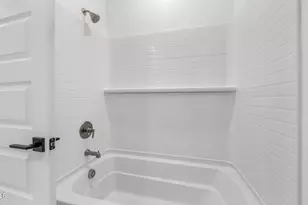13359 W Eagle Feather Rd, Peoria, AZ 85383 - Photo 7
