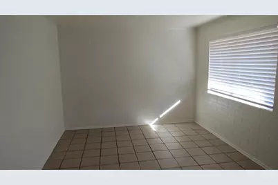 4329 N Longview Avenue #2, Phoenix, AZ 85014 - Photo 5