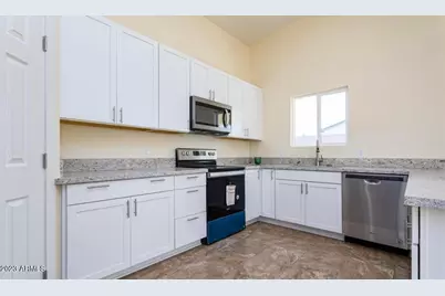 411 N Central Avenue, Avondale, AZ 85323 - Photo 1