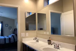 2725 E Mine Creek Rd, Phoenix, AZ 85024 - Photo 17