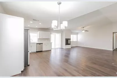 10308 W Calle Del Oro, Phoenix, AZ 85037 - Photo 7