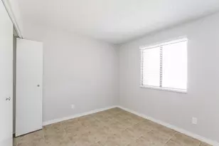 10308 W Calle Del Oro, Phoenix, AZ 85037 - Photo 13