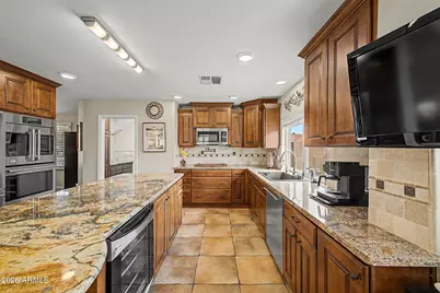 10917 E Spring Creek Road, Sun Lakes, AZ 85248 - Photo 9