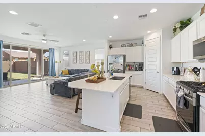 9512 W Turney Avenue, Phoenix, AZ 85037 - Photo 1