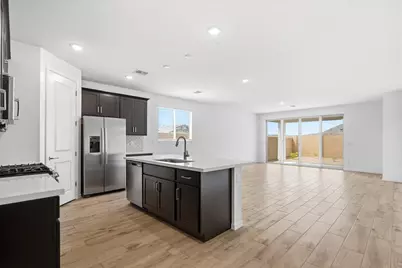 25520 N 75th Lane, Peoria, AZ 85383 - Photo 9