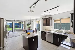 3326 E Hononegh Dr, Phoenix, AZ 85050 - Photo 15