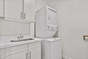 325 E Coronado Rd, Phoenix, AZ 85004 - Photo 25