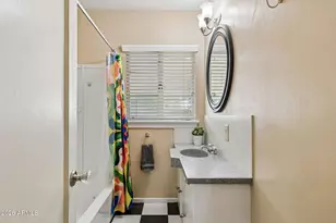 931 W MacKenzie Dr, Phoenix, AZ 85013 - Photo 15