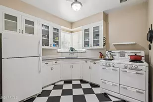 931 W MacKenzie Dr, Phoenix, AZ 85013 - Photo 11