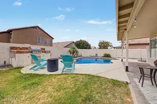 704 E Windsor Dr, Gilbert, AZ 85296 - Photo 45