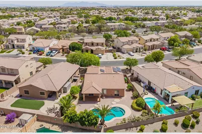 17544 W Port Royale Lane, Surprise, AZ 85388 - Photo 41