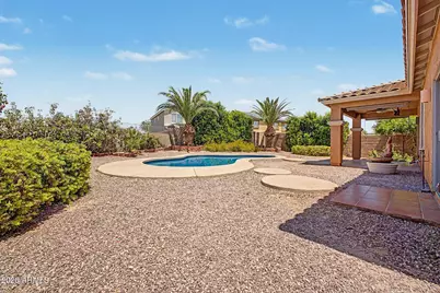 17544 W Port Royale Lane, Surprise, AZ 85388 - Photo 33