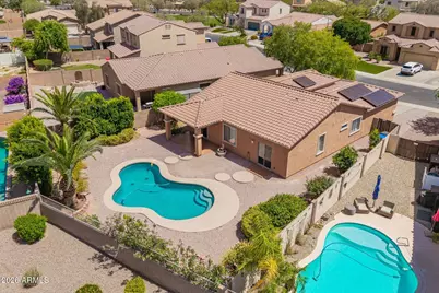 17544 W Port Royale Lane, Surprise, AZ 85388 - Photo 5