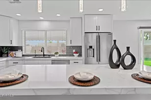 11615 N 30th St, Phoenix, AZ 85028 - Photo 9