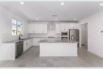 2436 W Maximo Way, Phoenix, AZ 85085 - Photo 9