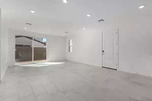 2436 W Maximo Wy, Phoenix, AZ 85085 - Photo 7