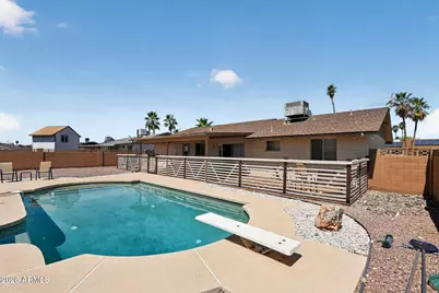 10545 W Diana Avenue, Peoria, AZ 85345 - Photo 11