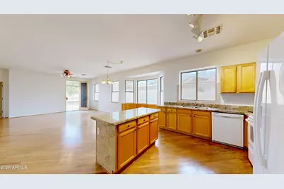 13558 W Young Street, Surprise, AZ 85374 - Photo 5