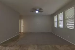 4376 E Selena Dr, Phoenix, AZ 85050 - Photo 3