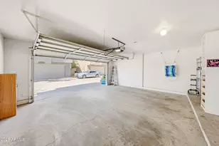 2107 E Huntington Dr, Phoenix, AZ 85040 - Photo 37