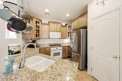 2107 E Huntington Drive, Phoenix, AZ 85040 - Photo 3