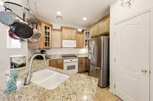 2107 E Huntington Dr, Phoenix, AZ 85040 - Photo 3