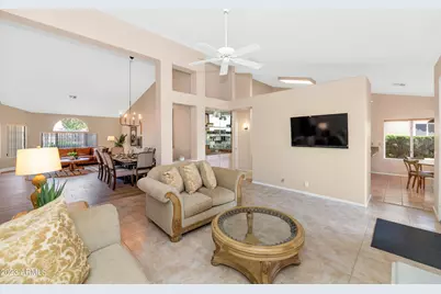 9013 W Kerry Lane, Peoria, AZ 85382 - Photo 7