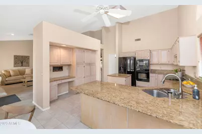 9013 W Kerry Lane, Peoria, AZ 85382 - Photo 11