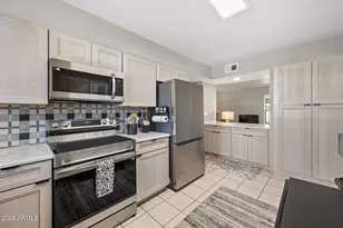 10210 W Snead Circle N, Sun City, AZ 85351 - Photo 13