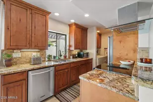 1820 E Frier Dr, Phoenix, AZ 85020 - Photo 3