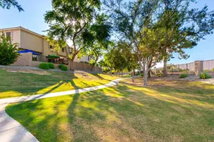 2837 E Dunbar Dr, Phoenix, AZ 85042 - Photo 27