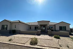 19 E Desert Hills Dr, Phoenix, AZ 85086 - Photo 3