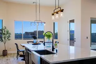 19 E Desert Hills Dr, Phoenix, AZ 85086 - Photo 3