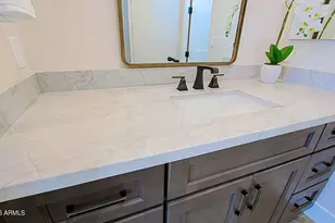 19 E Desert Hills Dr, Phoenix, AZ 85086 - Photo 35