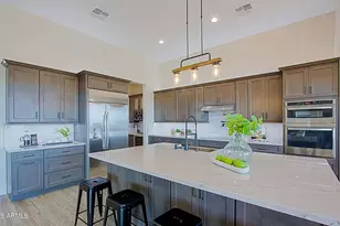 19 E Desert Hills Dr, Phoenix, AZ 85086 - Photo 11