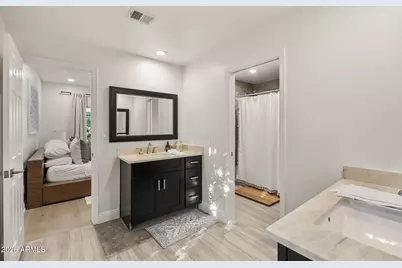 221 W Morten Avenue, Phoenix, AZ 85021 - Photo 19