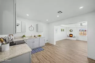 8221 N 29th Dr, Phoenix, AZ 85051 - Photo 11