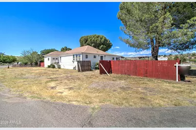 5649 S Miami Gardens Drive, Miami, AZ 85539 - Photo 5