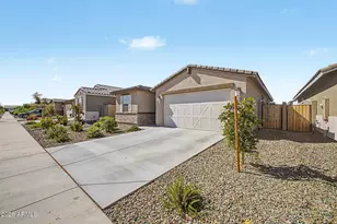 16014 W Desert Hollow Dr, Surprise, AZ 85387 - Photo 5
