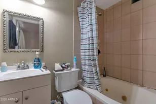 2052 N 51st Dr, Phoenix, AZ 85035 - Photo 11