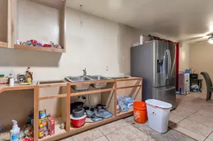 2052 N 51st Dr, Phoenix, AZ 85035 - Photo 7
