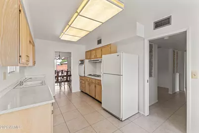 9904 W Shiprock Drive, Sun City, AZ 85351 - Photo 11