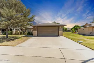 10110 W Royal Oak Rd, Sun City, AZ 85351 - Photo 3