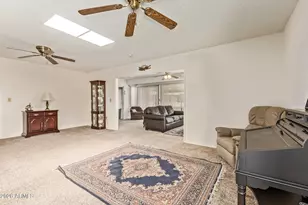 10110 W Royal Oak Rd, Sun City, AZ 85351 - Photo 9