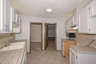 10109 W Campana Dr, Sun City, AZ 85351 - Photo 11