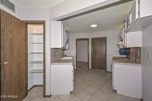 10109 W Campana Dr, Sun City, AZ 85351 - Photo 13