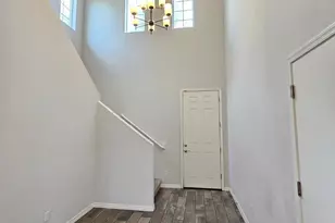 2212 W Betty Elyse Ln, Phoenix, AZ 85023 - Photo 9